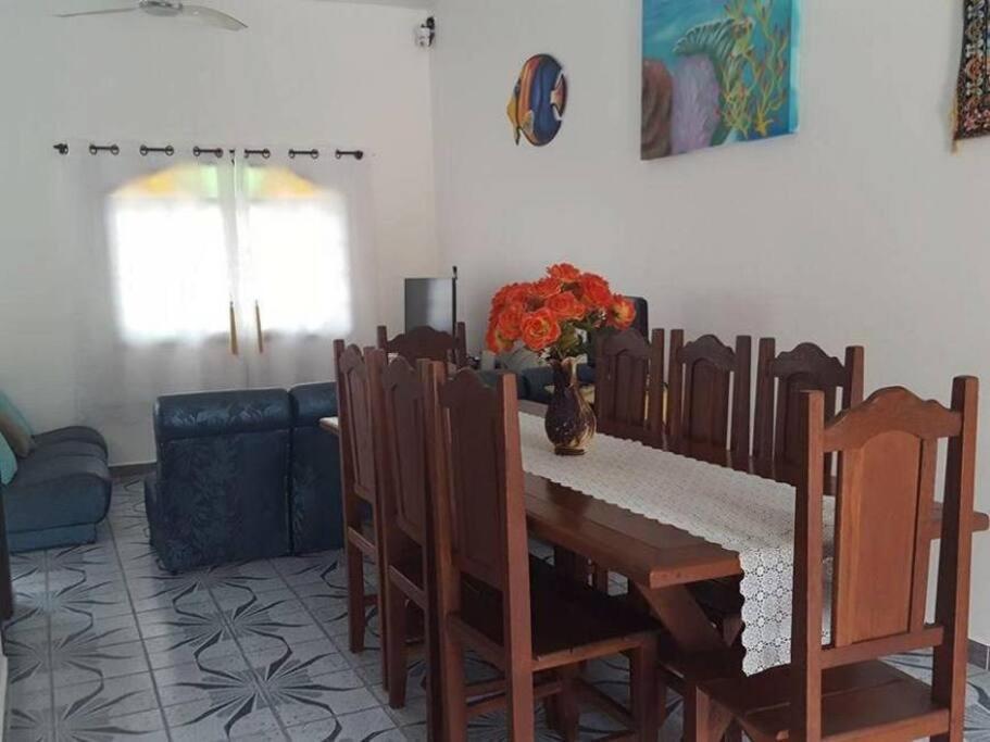 Casa de férias Sobrado Confortavel Em *